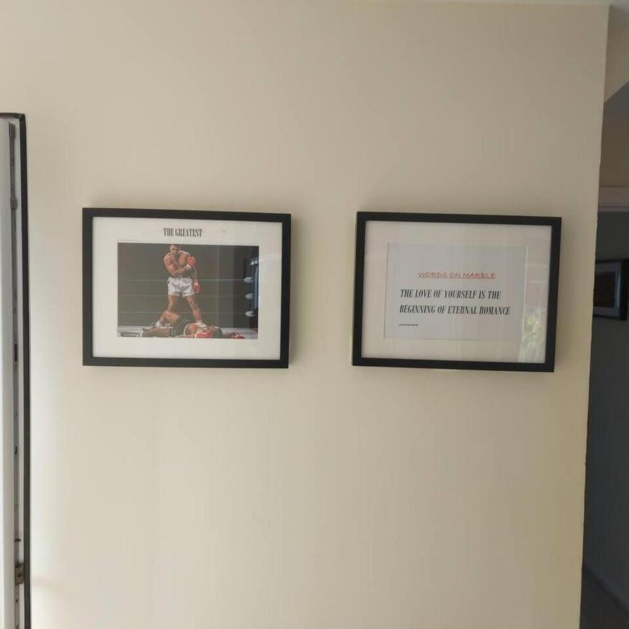 Lovely & Beautiful 2 Bed-Apartment In 보어햄우드 외부 사진