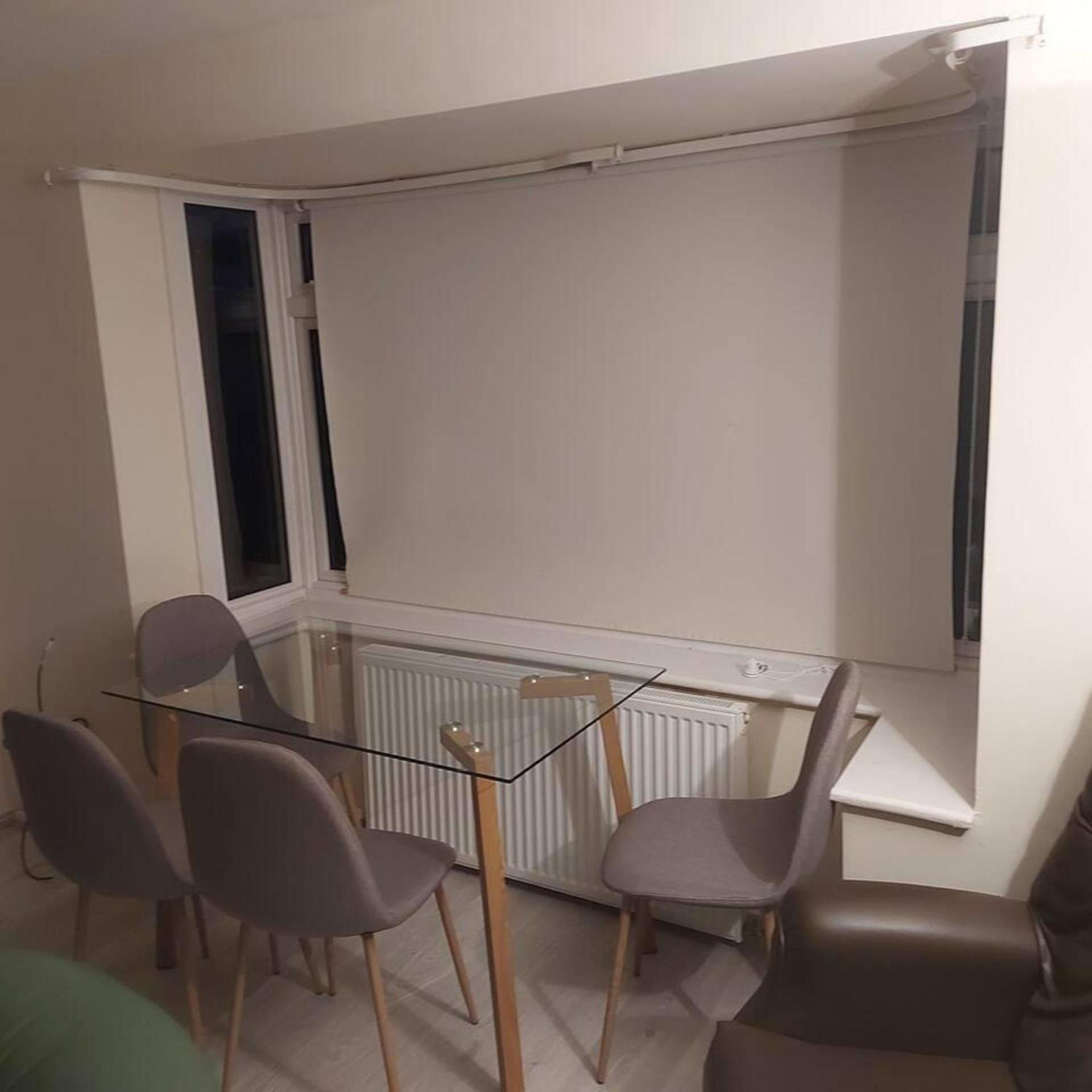 Lovely & Beautiful 2 Bed-Apartment In 보어햄우드 외부 사진