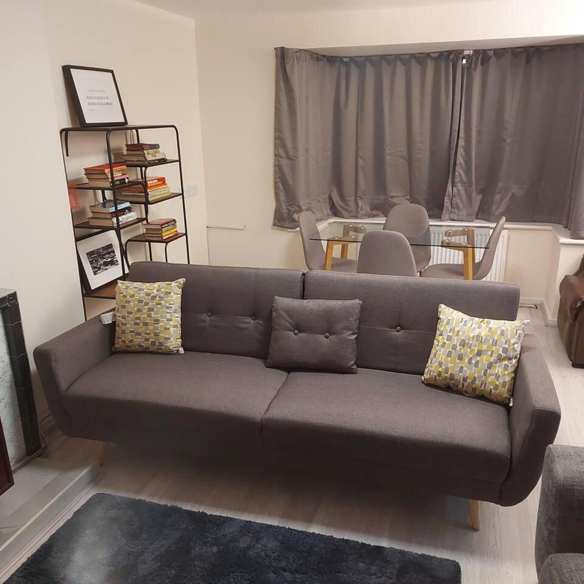 Lovely & Beautiful 2 Bed-Apartment In 보어햄우드 외부 사진