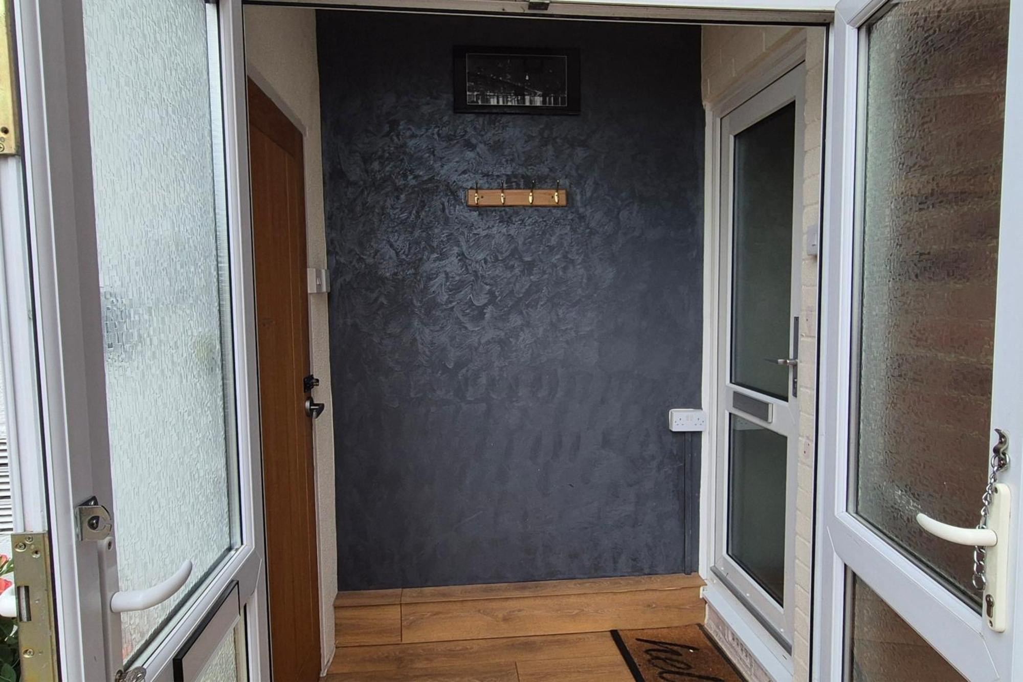 Lovely & Beautiful 2 Bed-Apartment In 보어햄우드 외부 사진